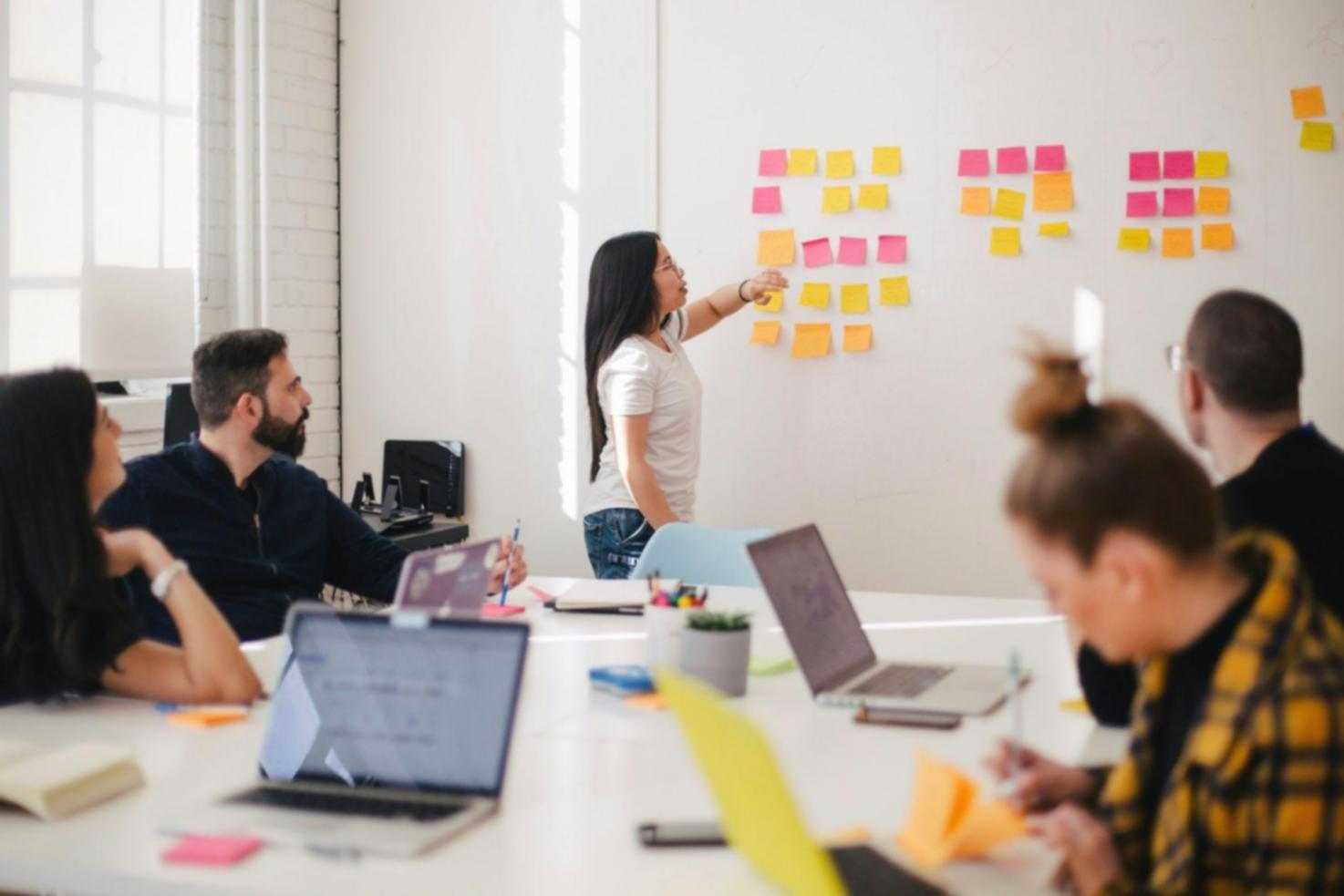 Sesión de mentoría financiera en acción